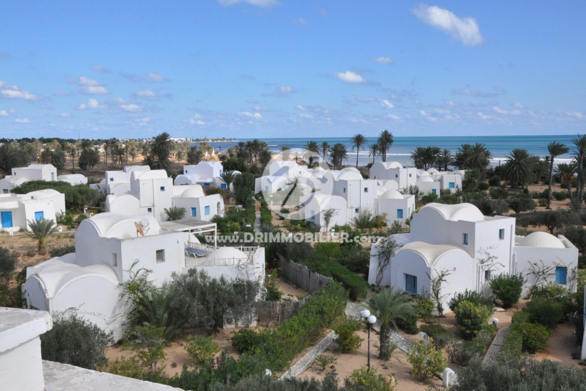 L 97 -                            بيع
                           Villa avec piscine Djerba
